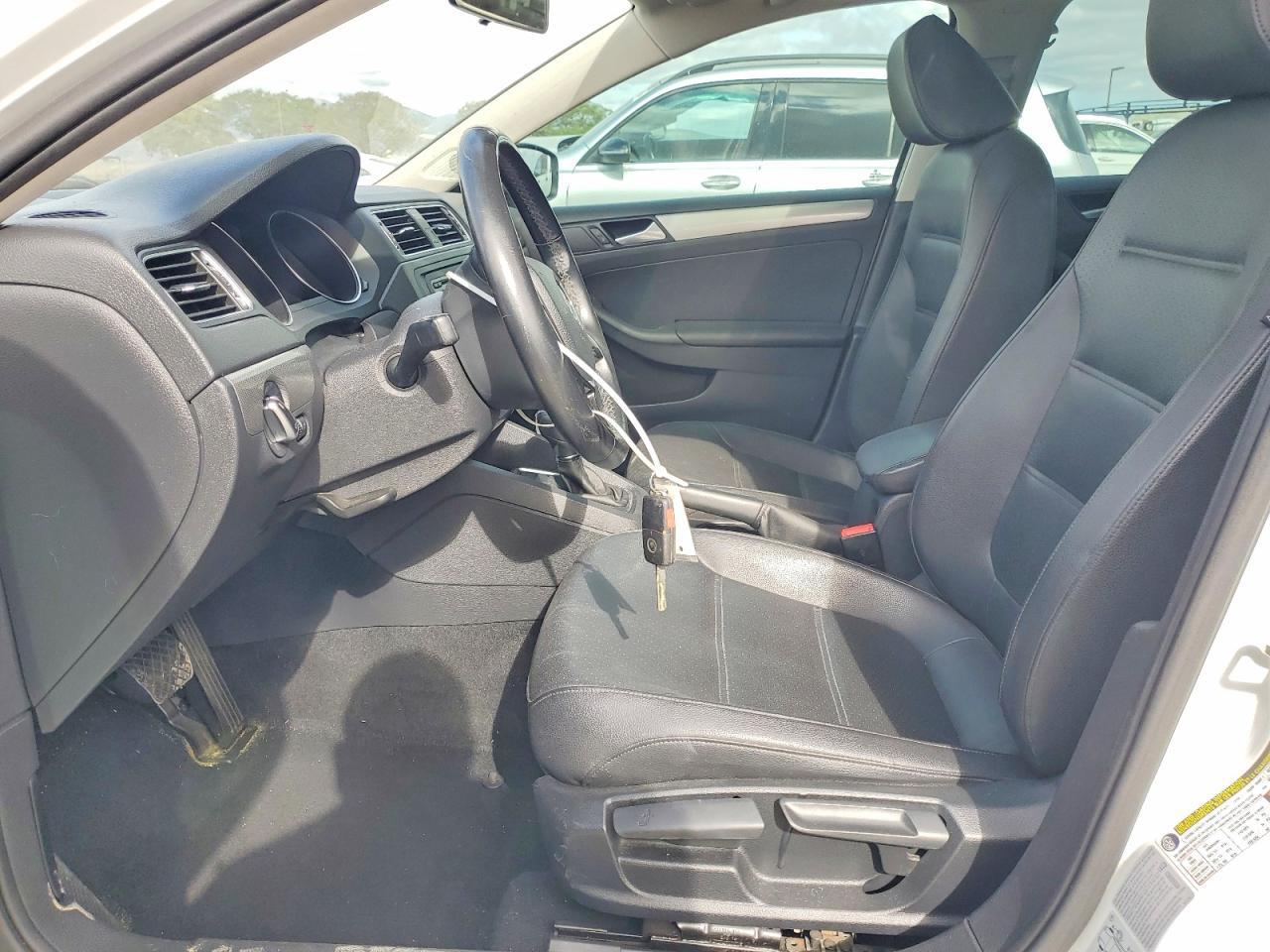 2015 VOLKSWAGEN JETTA SE photo 19