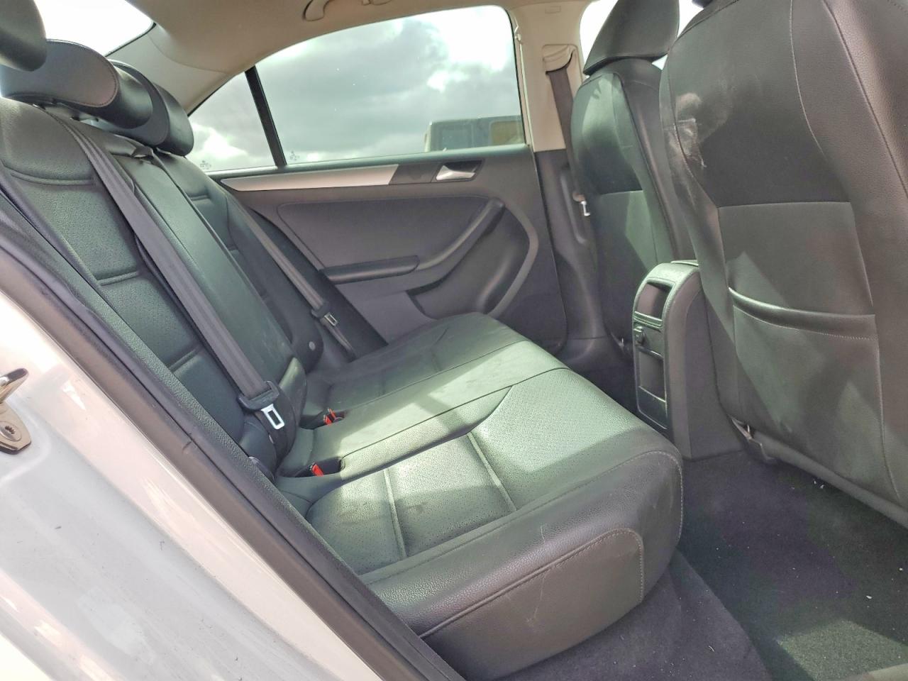 2015 VOLKSWAGEN JETTA SE photo 28