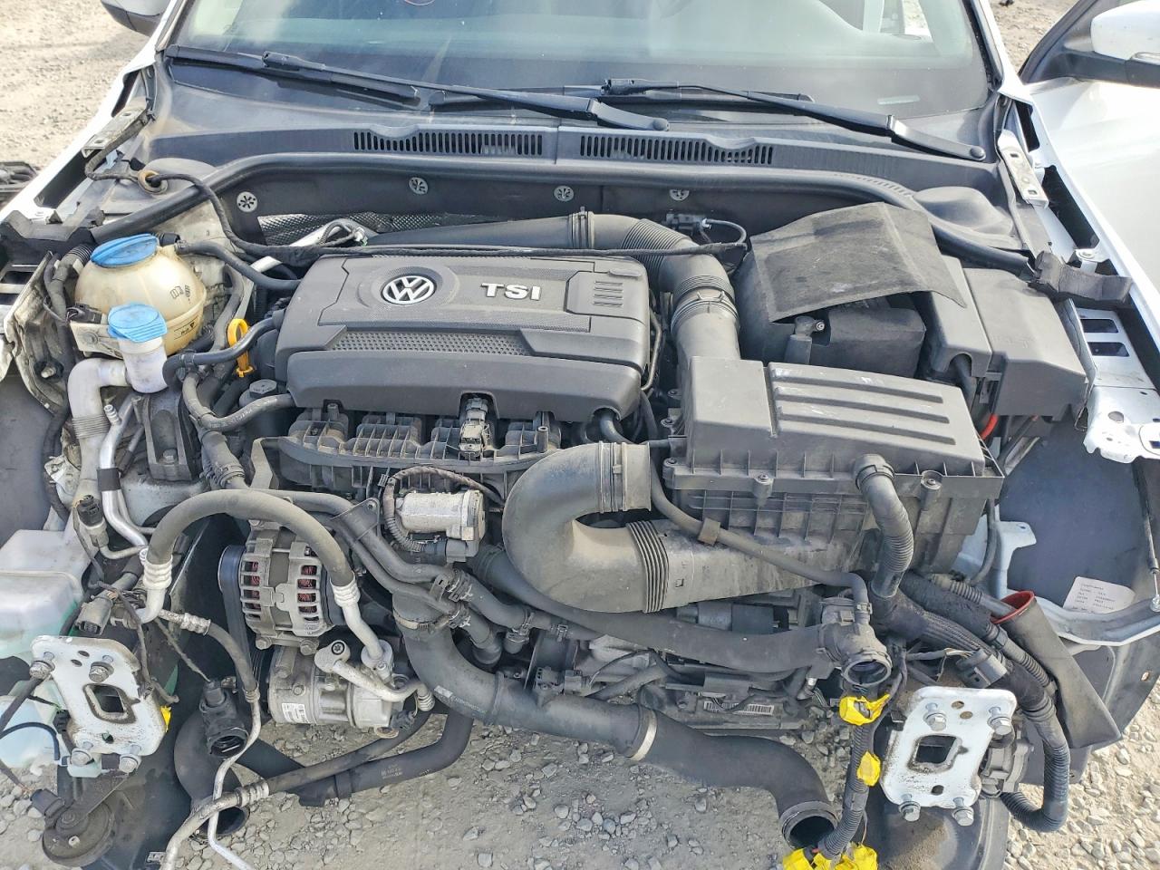 2015 VOLKSWAGEN JETTA SE photo 31