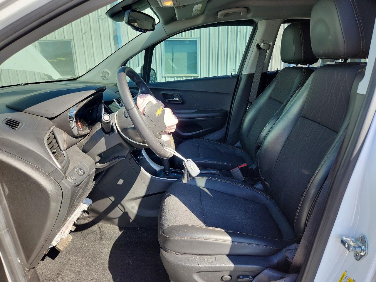 2022 CHEVROLET TRAX 1LT photo 13