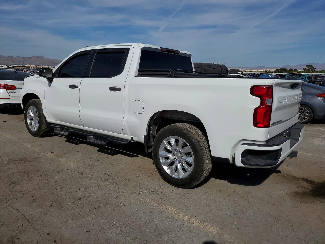 2020 CHEVROLET SILVERADO C1500 CUSTOM photo 3