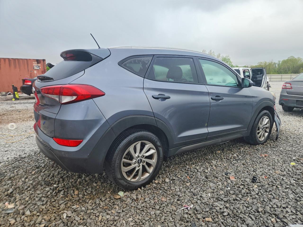 2016 HYUNDAI TUCSON SE photo 5