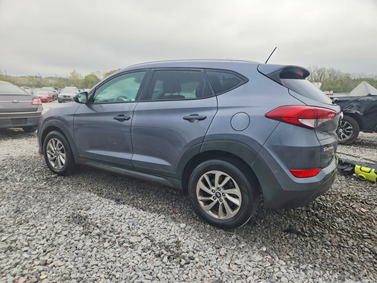 2016 HYUNDAI TUCSON SE photo 3