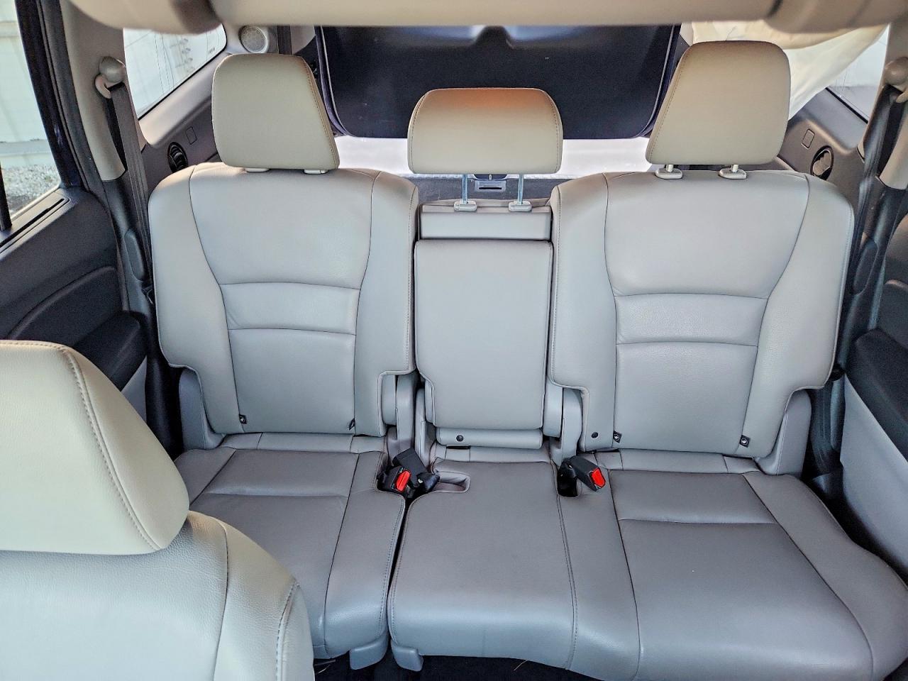 2016 HONDA PILOT TOURING photo 19