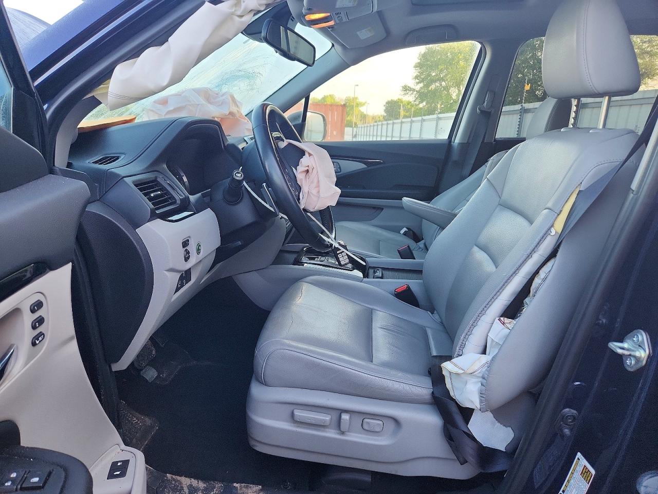 2016 HONDA PILOT TOURING photo 13