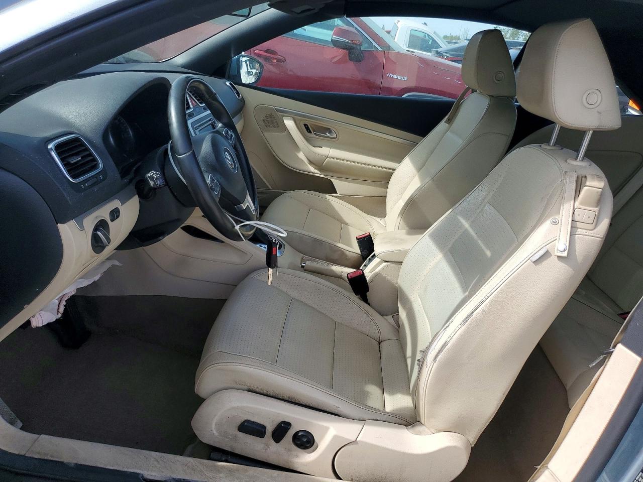 2013 VOLKSWAGEN EOS KOMFORT photo 13
