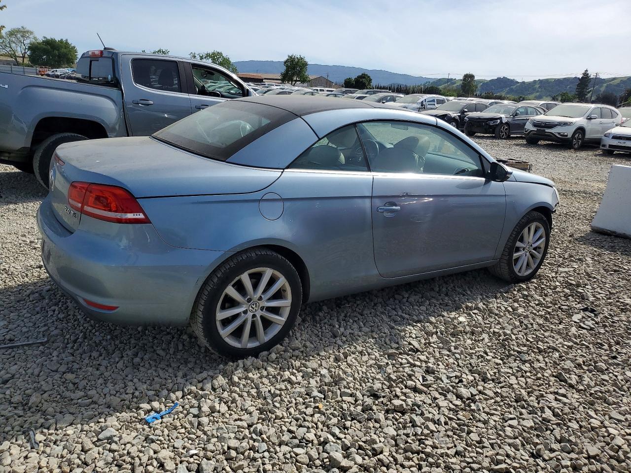 2013 VOLKSWAGEN EOS KOMFORT photo 5