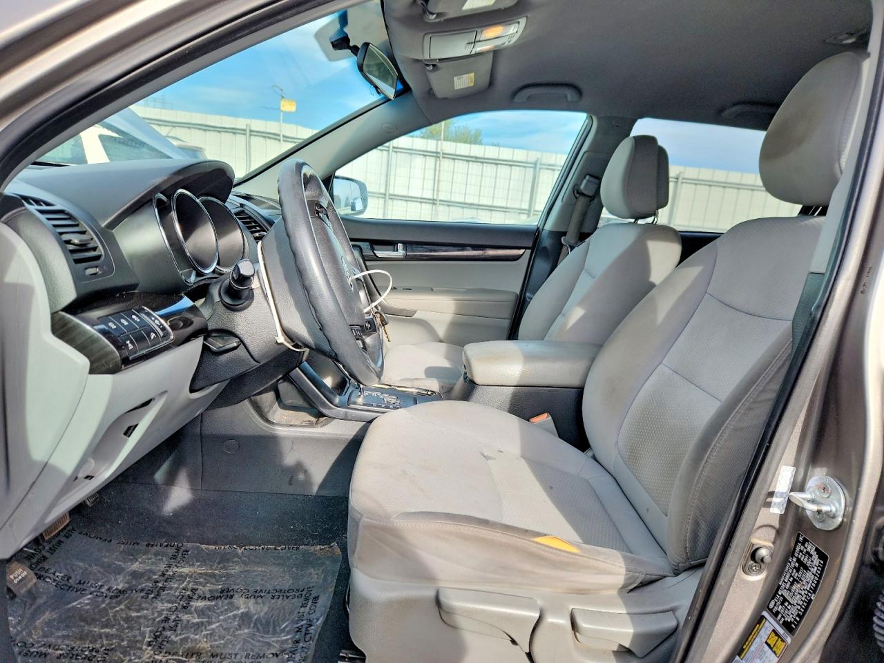 2011 KIA SORENTO LX photo 13