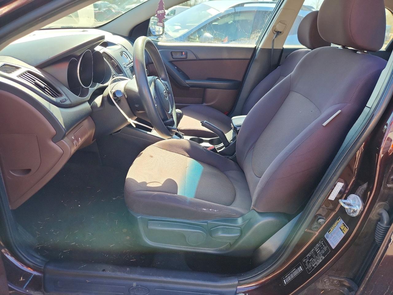 2010 KIA FORTE EX photo 13