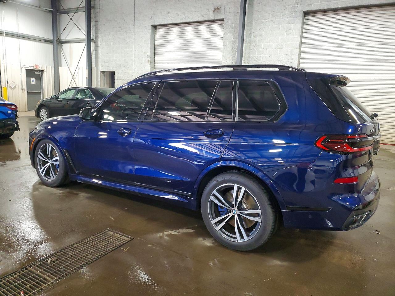 2025 BMW X7 M60I photo 3