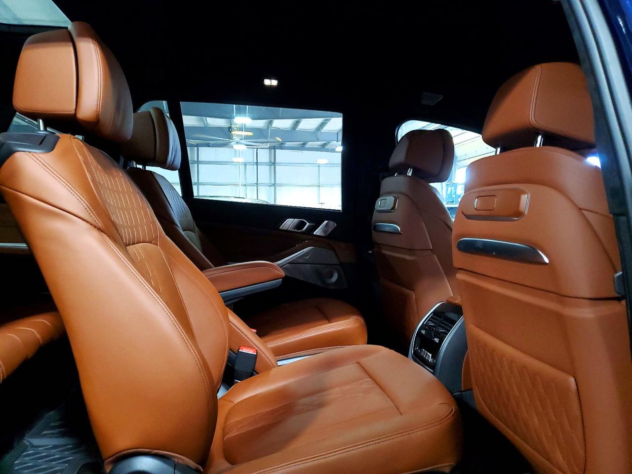 2025 BMW X7 M60I photo 21