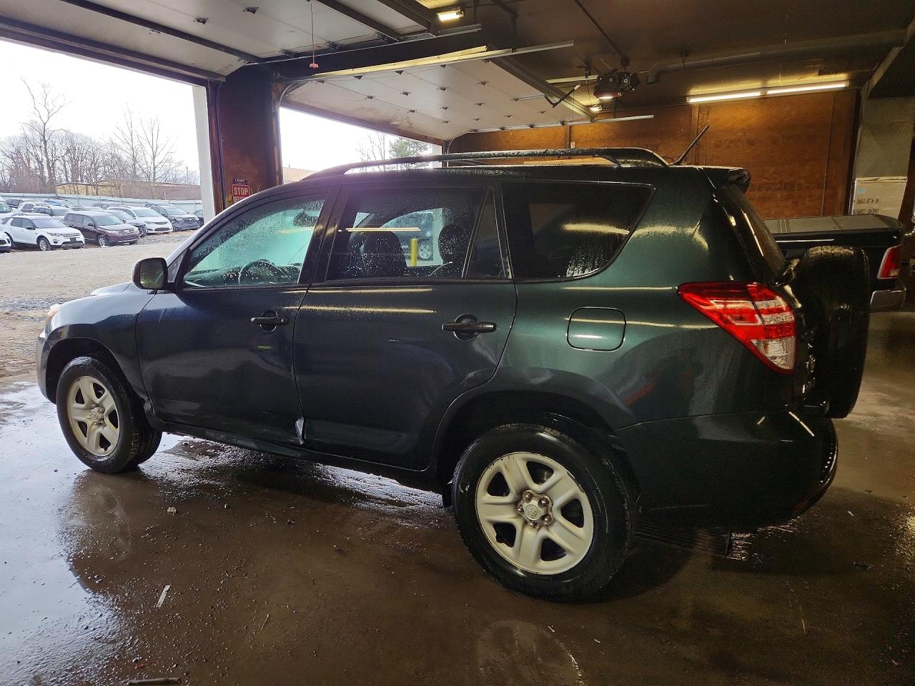 2011 TOYOTA RAV4 BASE photo 3