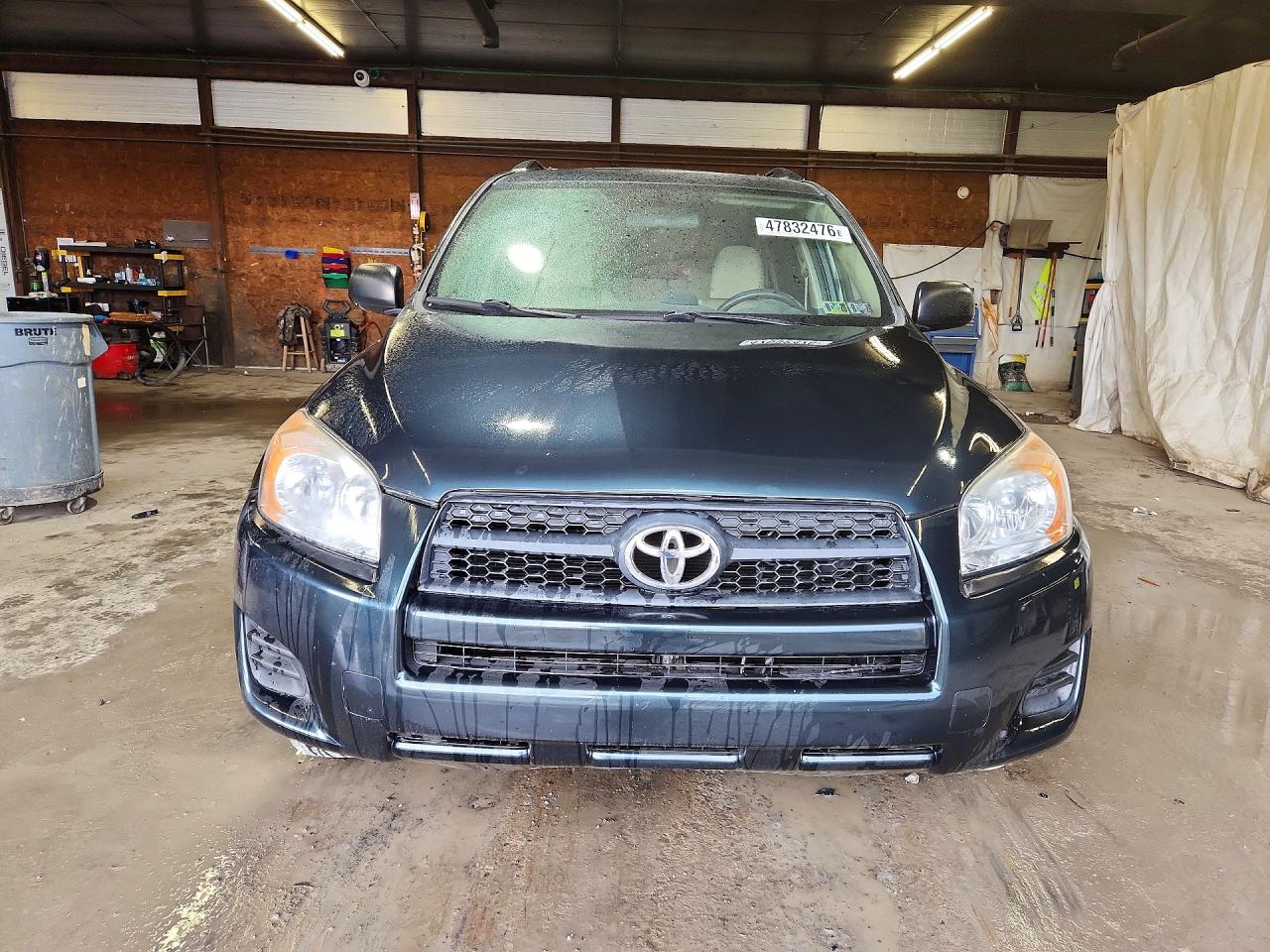 2011 TOYOTA RAV4 BASE photo 9