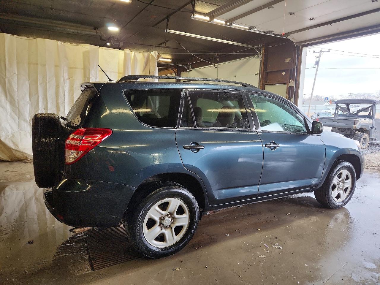 2011 TOYOTA RAV4 BASE photo 5