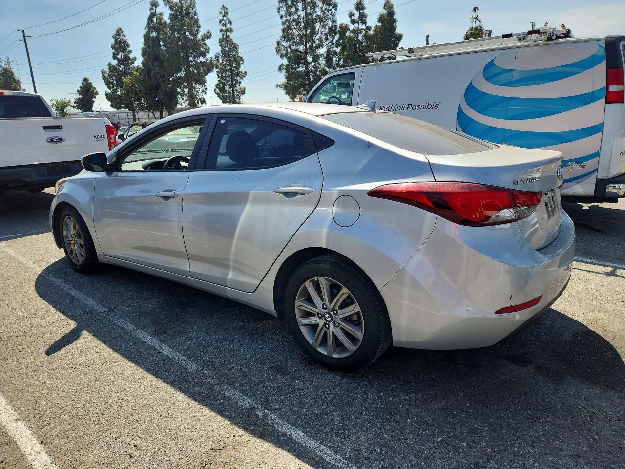2014 HYUNDAI ELANTRA SE photo 4