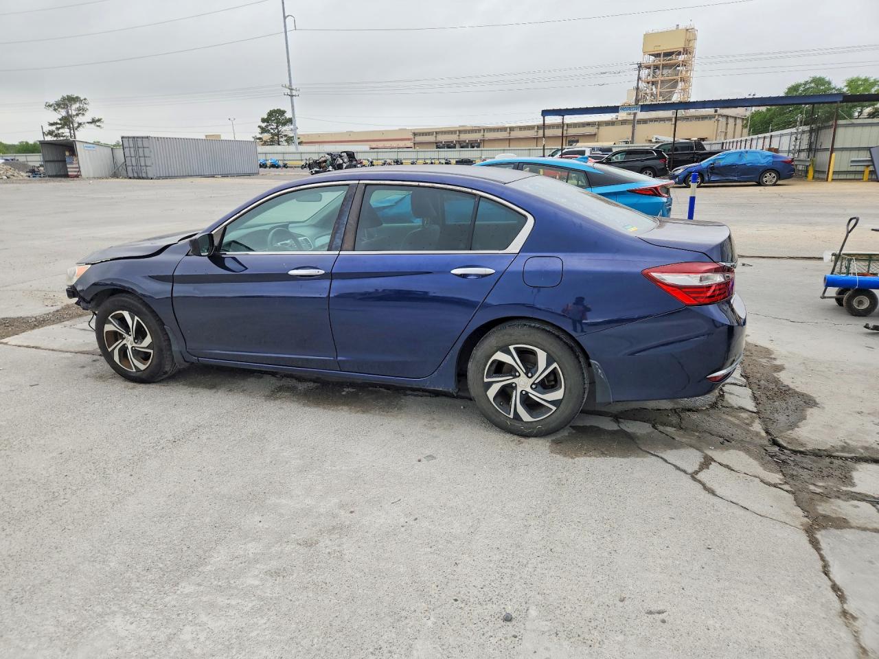 2017 HONDA ACCORD LX photo 2