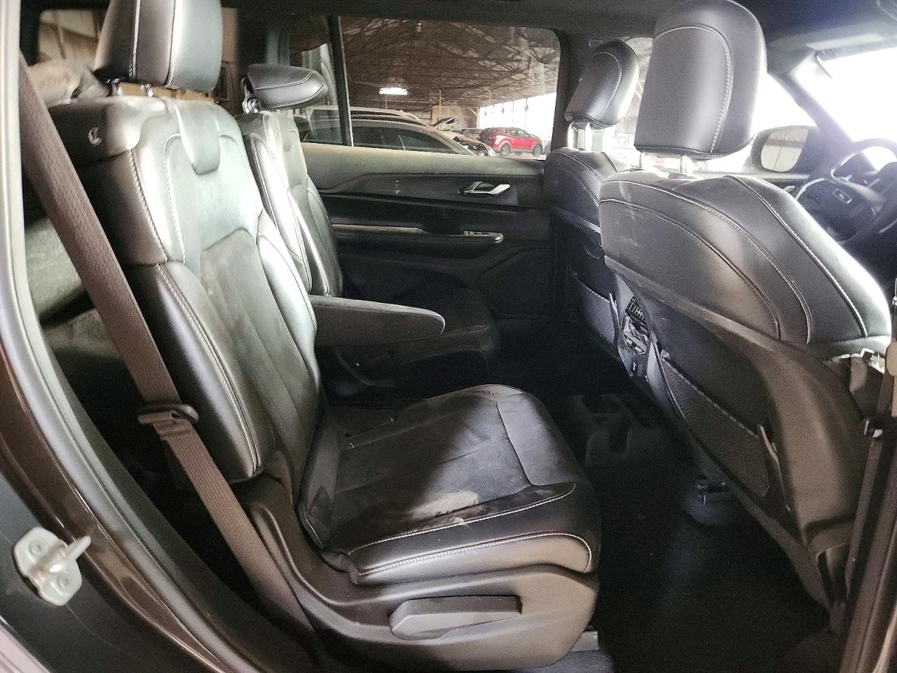 2024 JEEP GRAND CHEROKEE L LAREDO photo 11