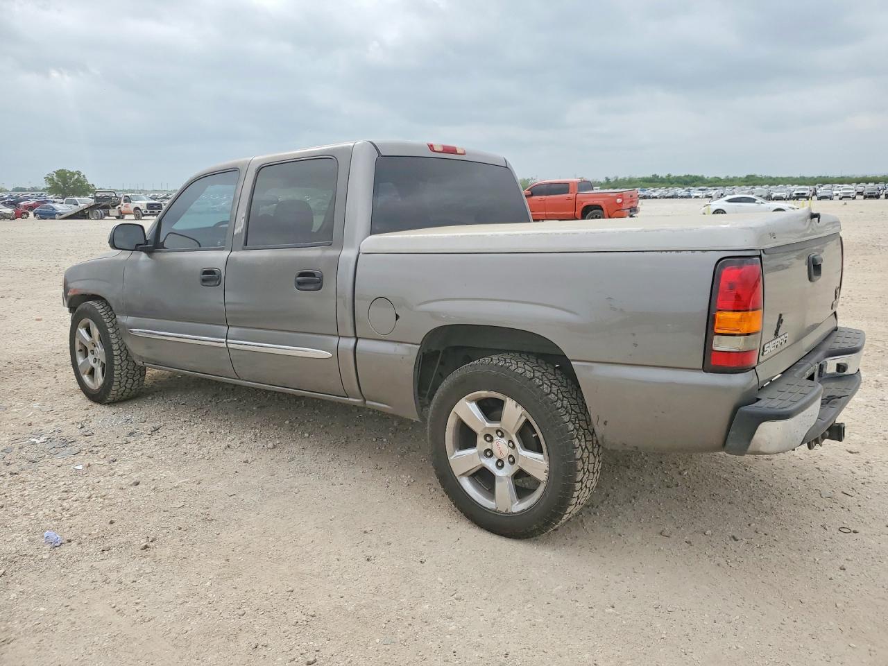2006 GMC NEW SIERRA photo 4