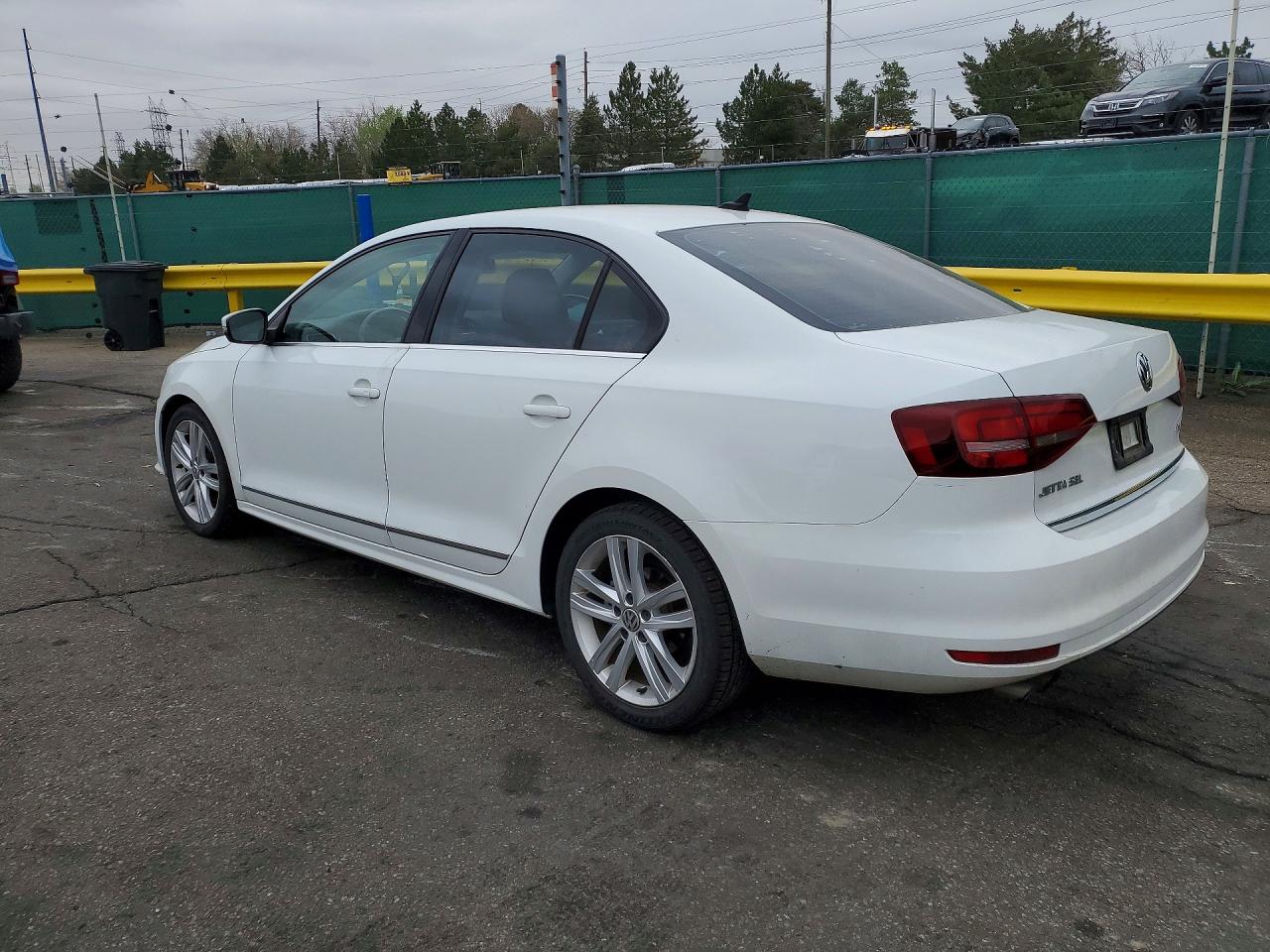 2017 VOLKSWAGEN JETTA SEL photo 4