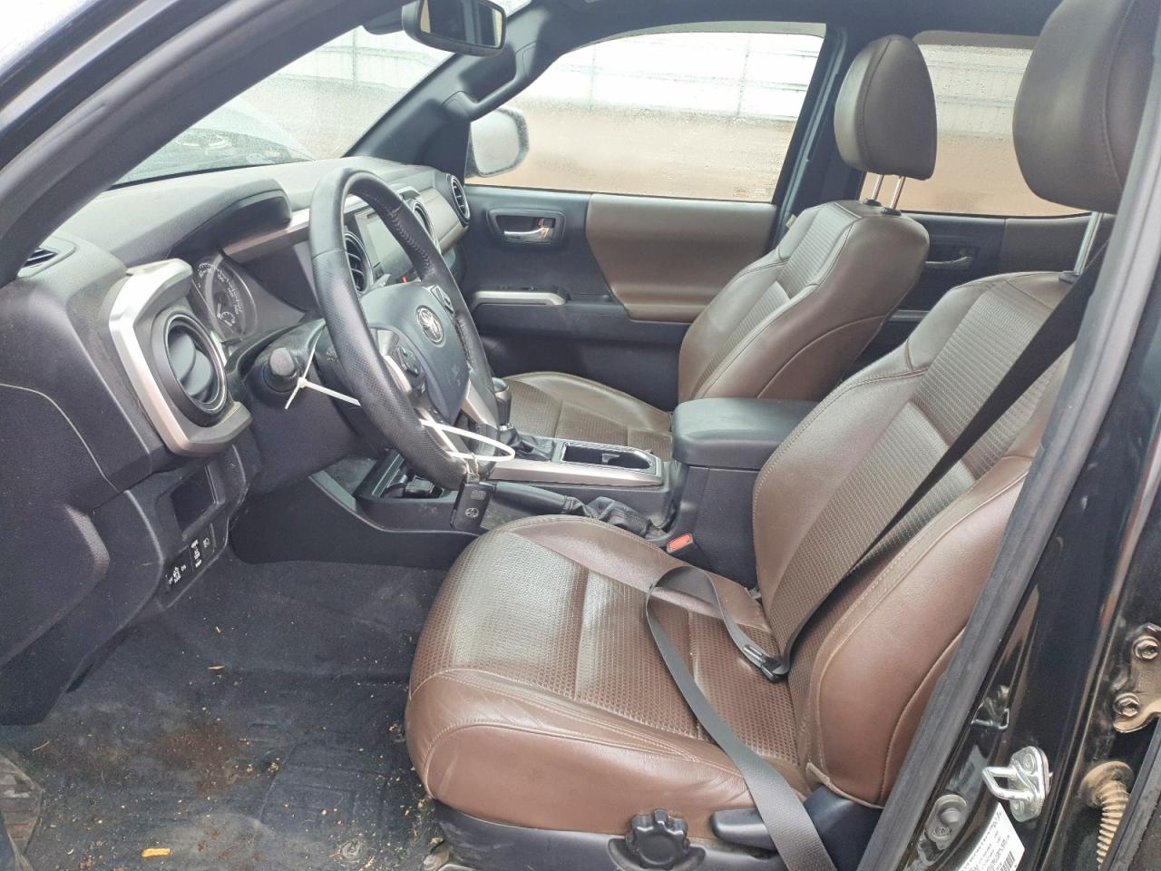 2019 TOYOTA TACOMA LIMITED photo 19