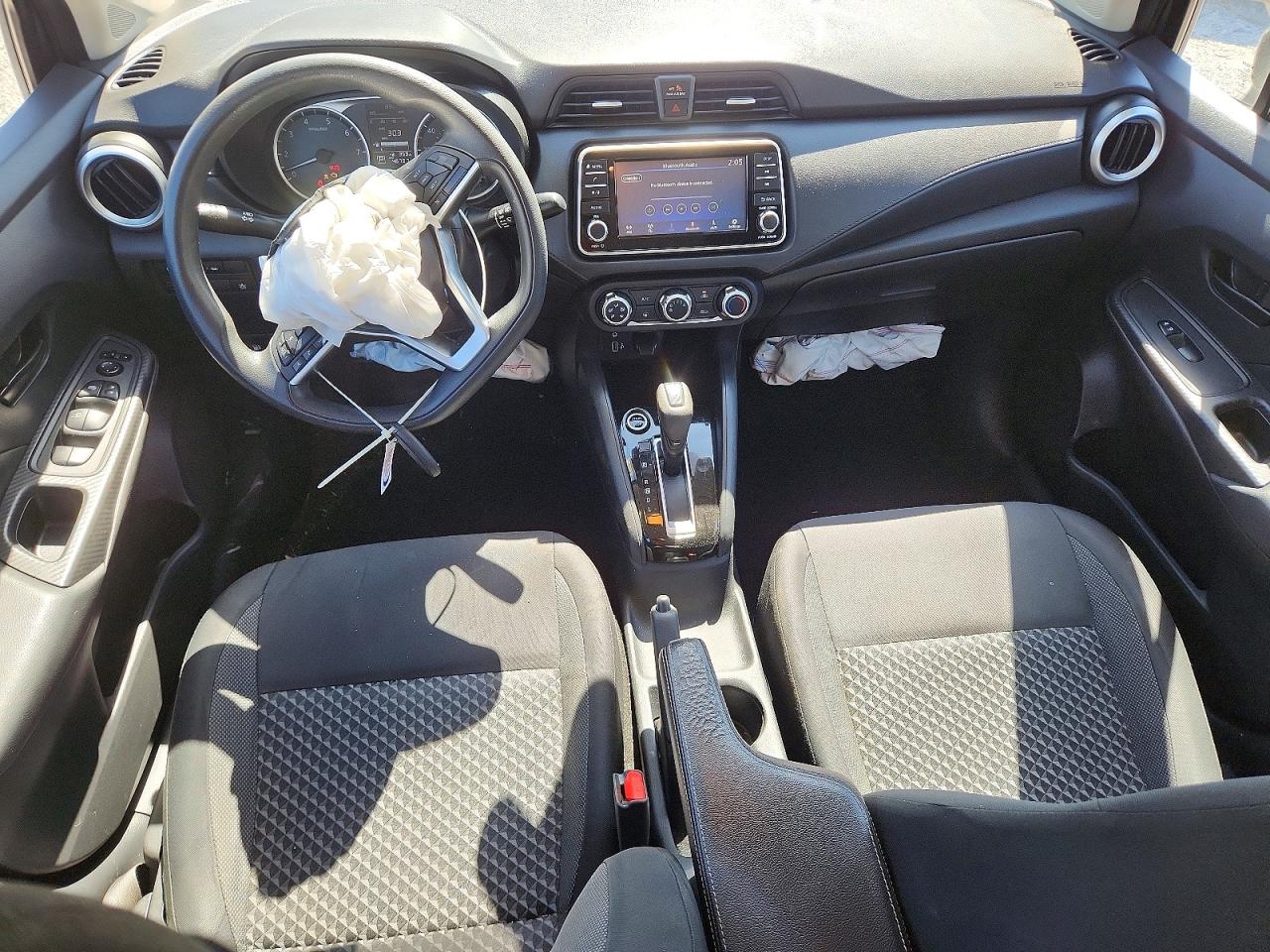 2020 NISSAN VERSA S photo 22