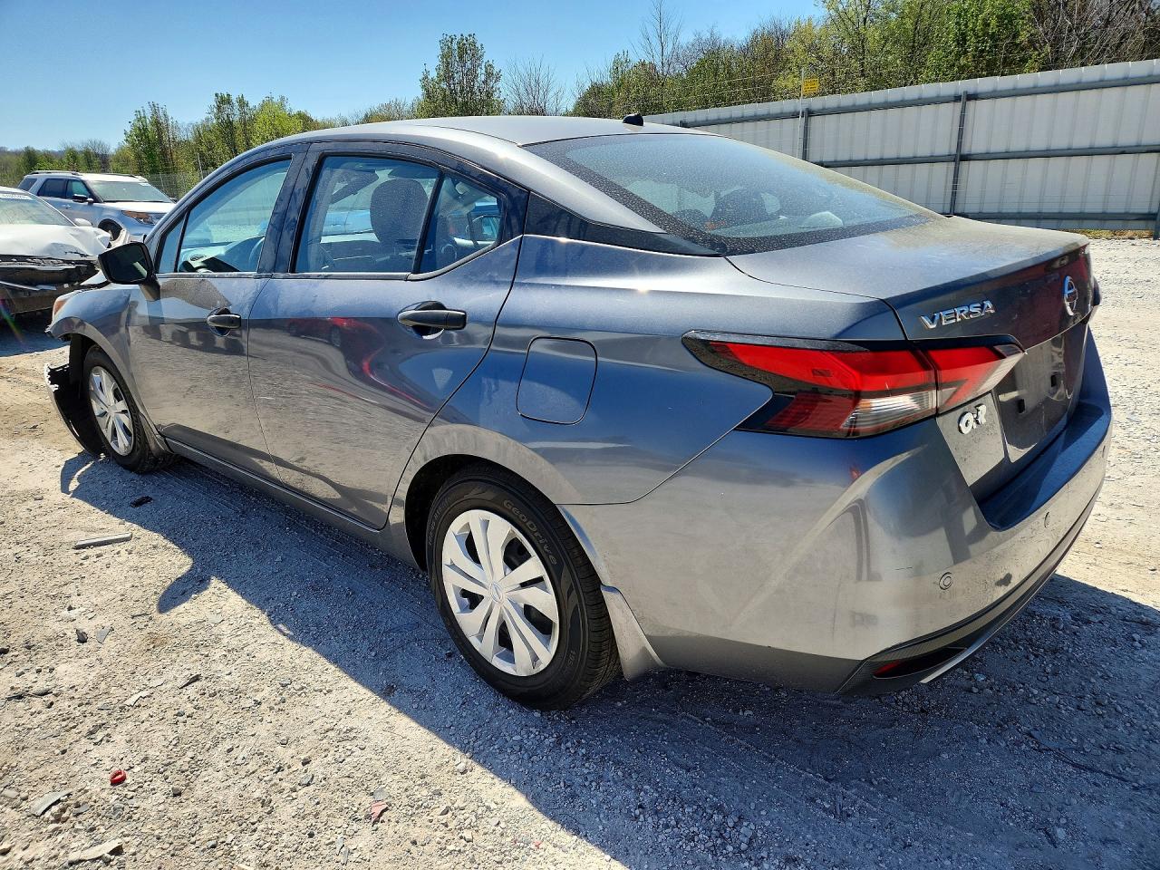 2020 NISSAN VERSA S photo 4