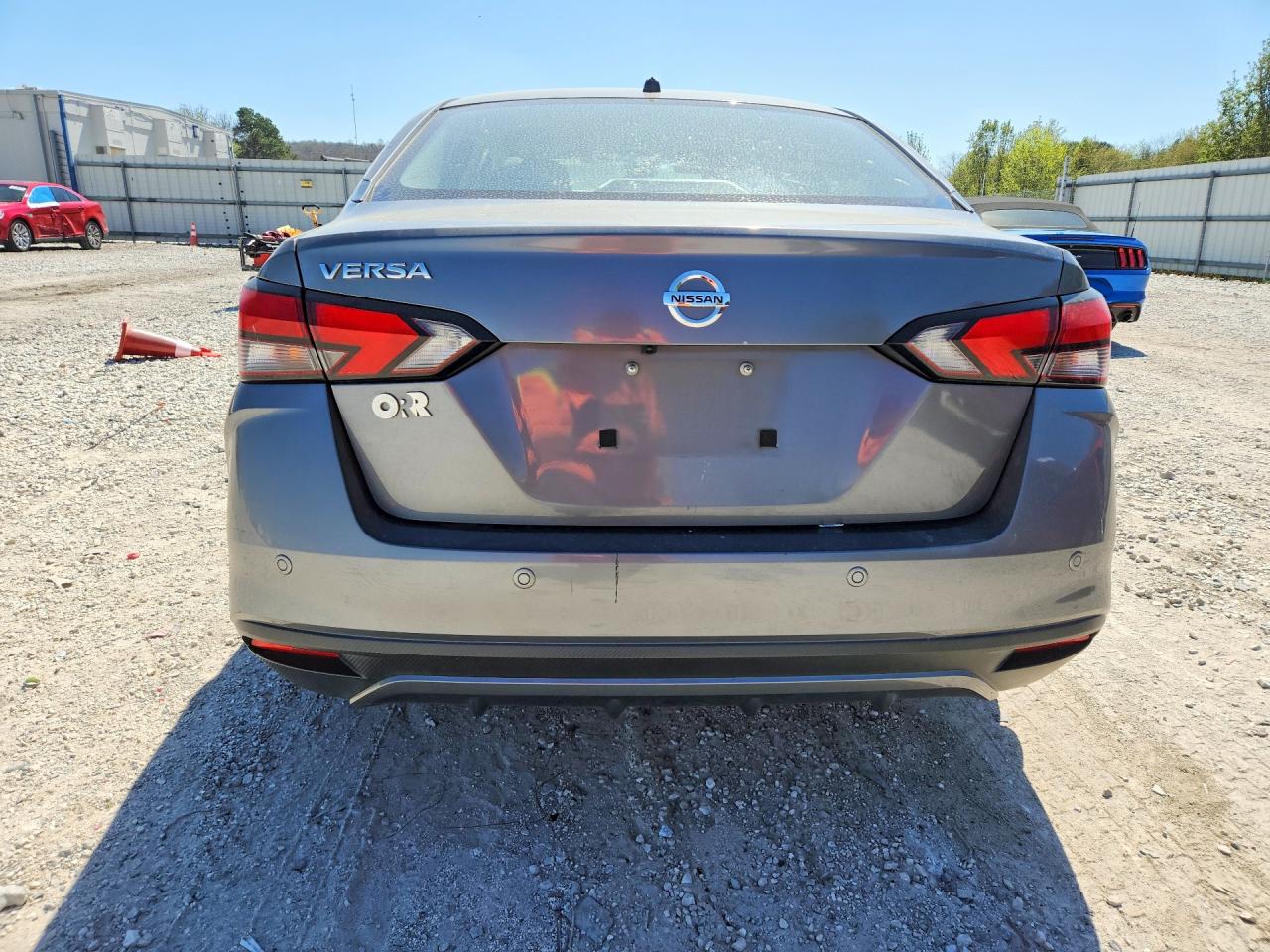 2020 NISSAN VERSA S photo 16