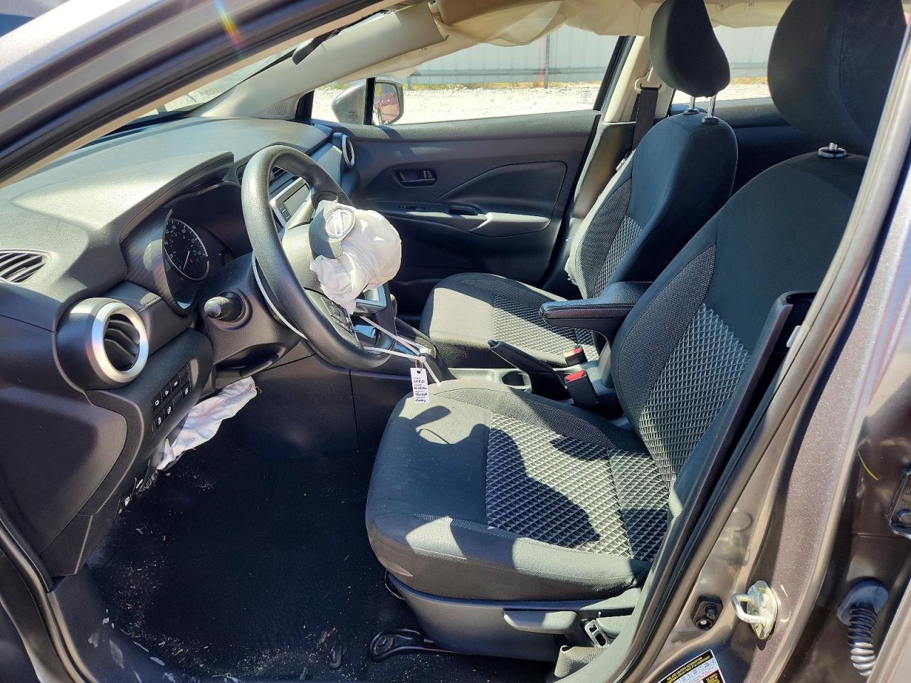 2020 NISSAN VERSA S photo 19