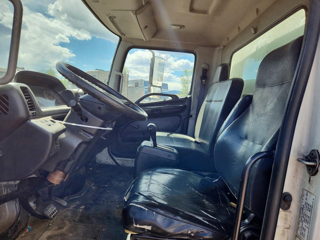 2013 HINO 258/268 BOX TRUCK photo 13