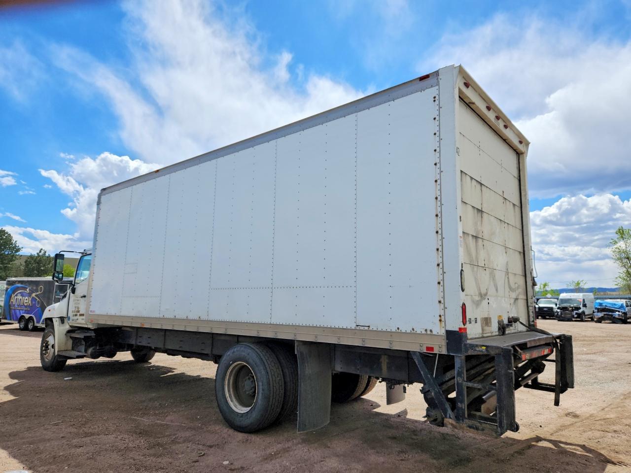 2013 HINO 258/268 BOX TRUCK photo 3