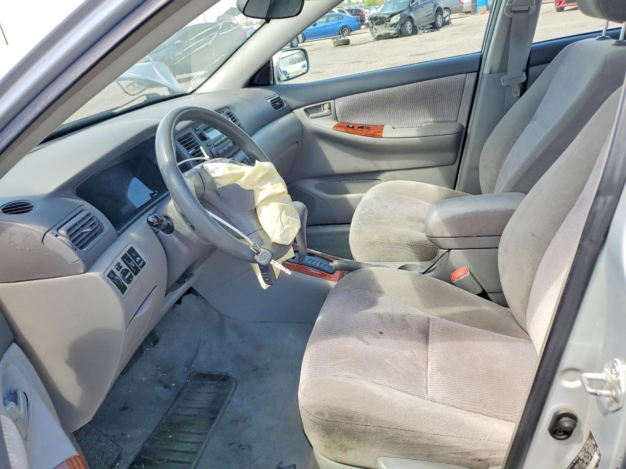 2006 TOYOTA COROLLA LE photo 19