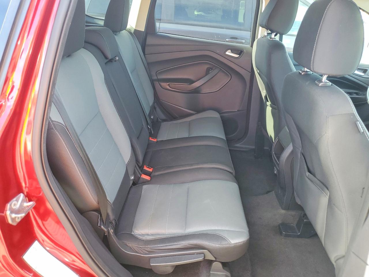 2016 FORD ESCAPE SE photo 11