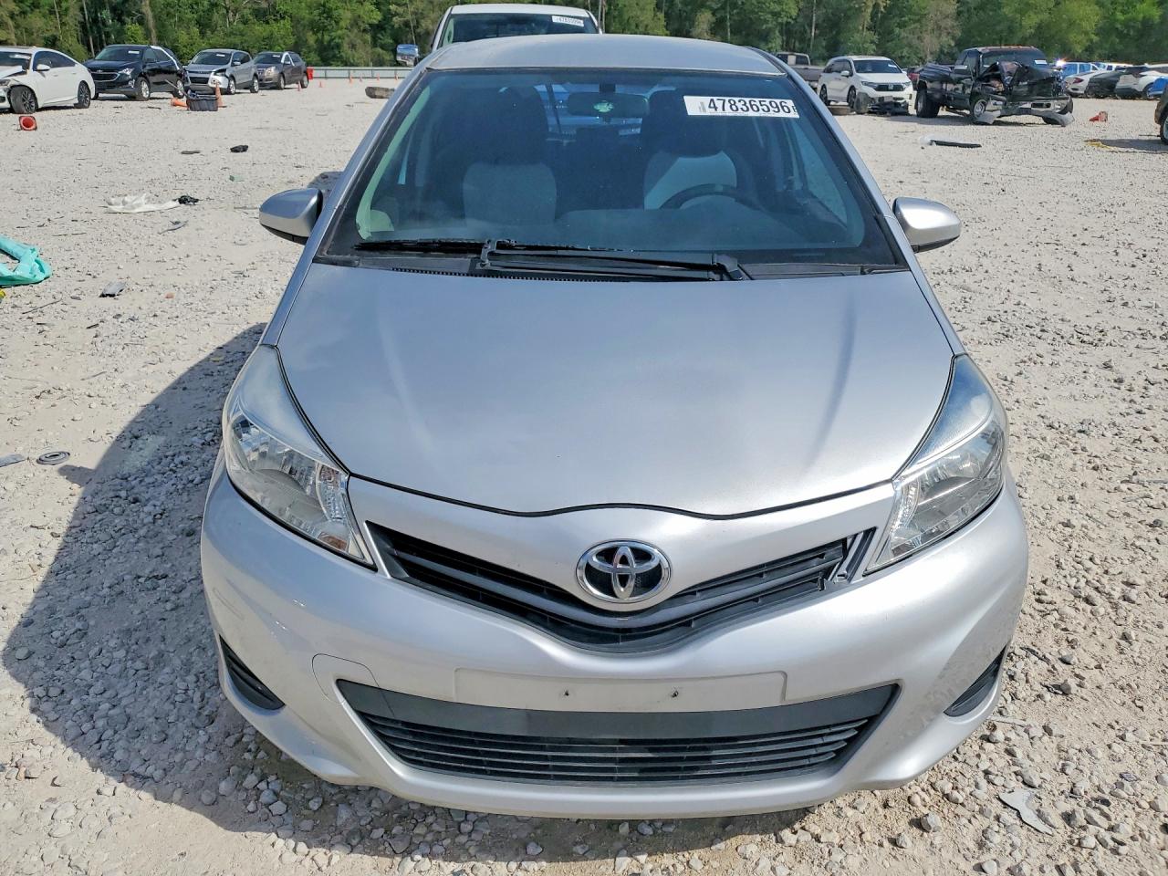 2013 TOYOTA YARIS 5-DOOR LE photo 13