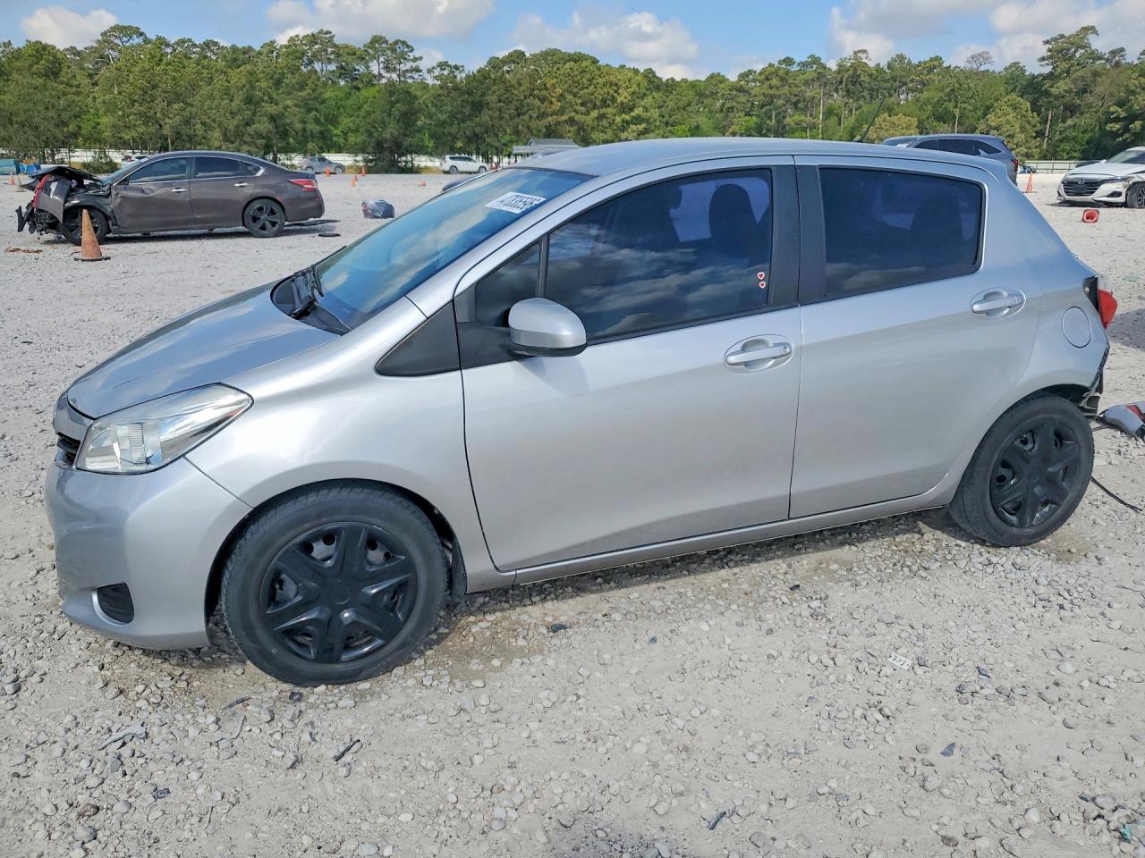 2013 TOYOTA YARIS