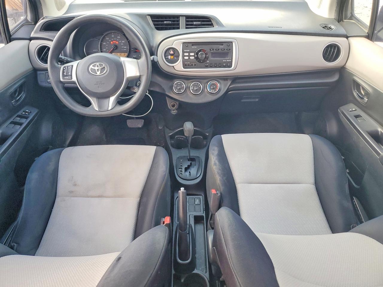 2013 TOYOTA YARIS 5-DOOR LE photo 22