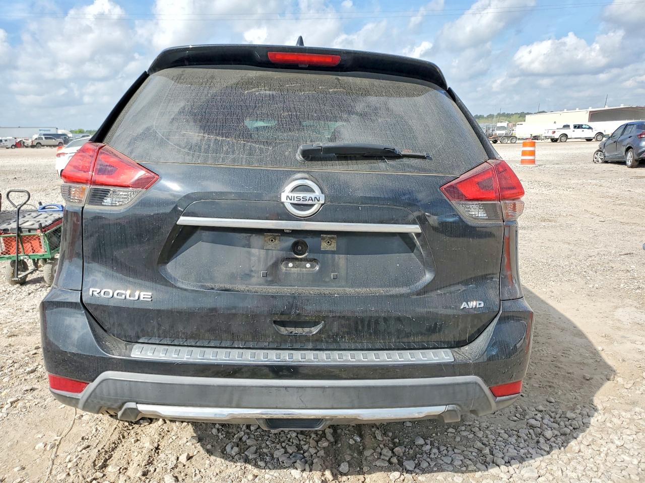 2017 NISSAN ROGUE S photo 11
