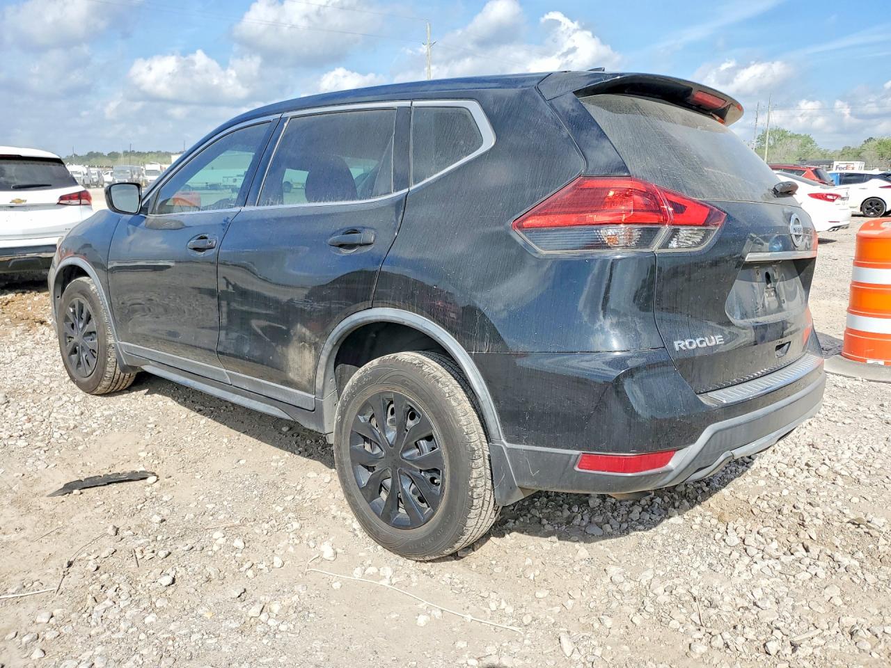2017 NISSAN ROGUE S photo 3