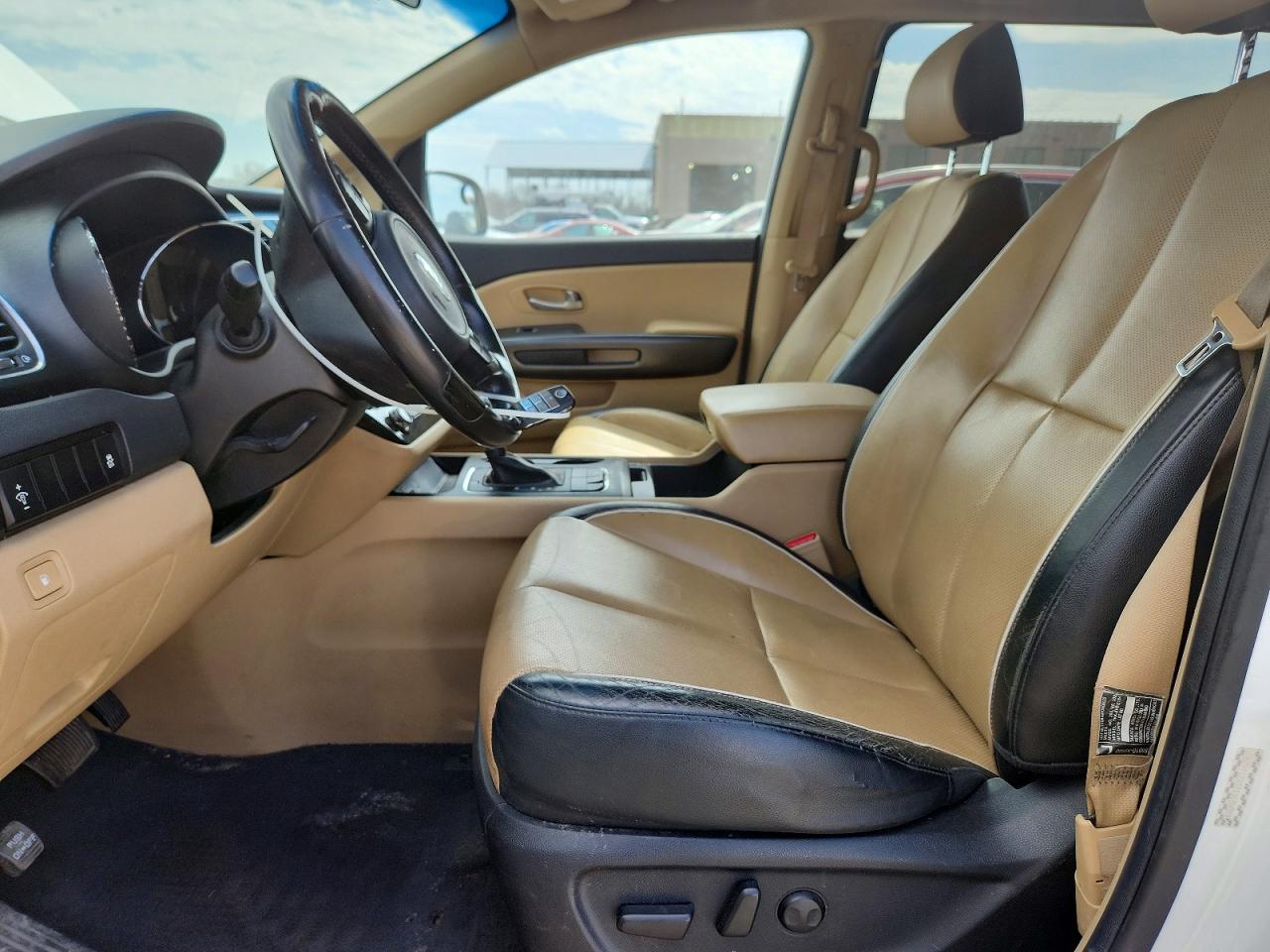 2016 KIA SEDONA LX photo 7