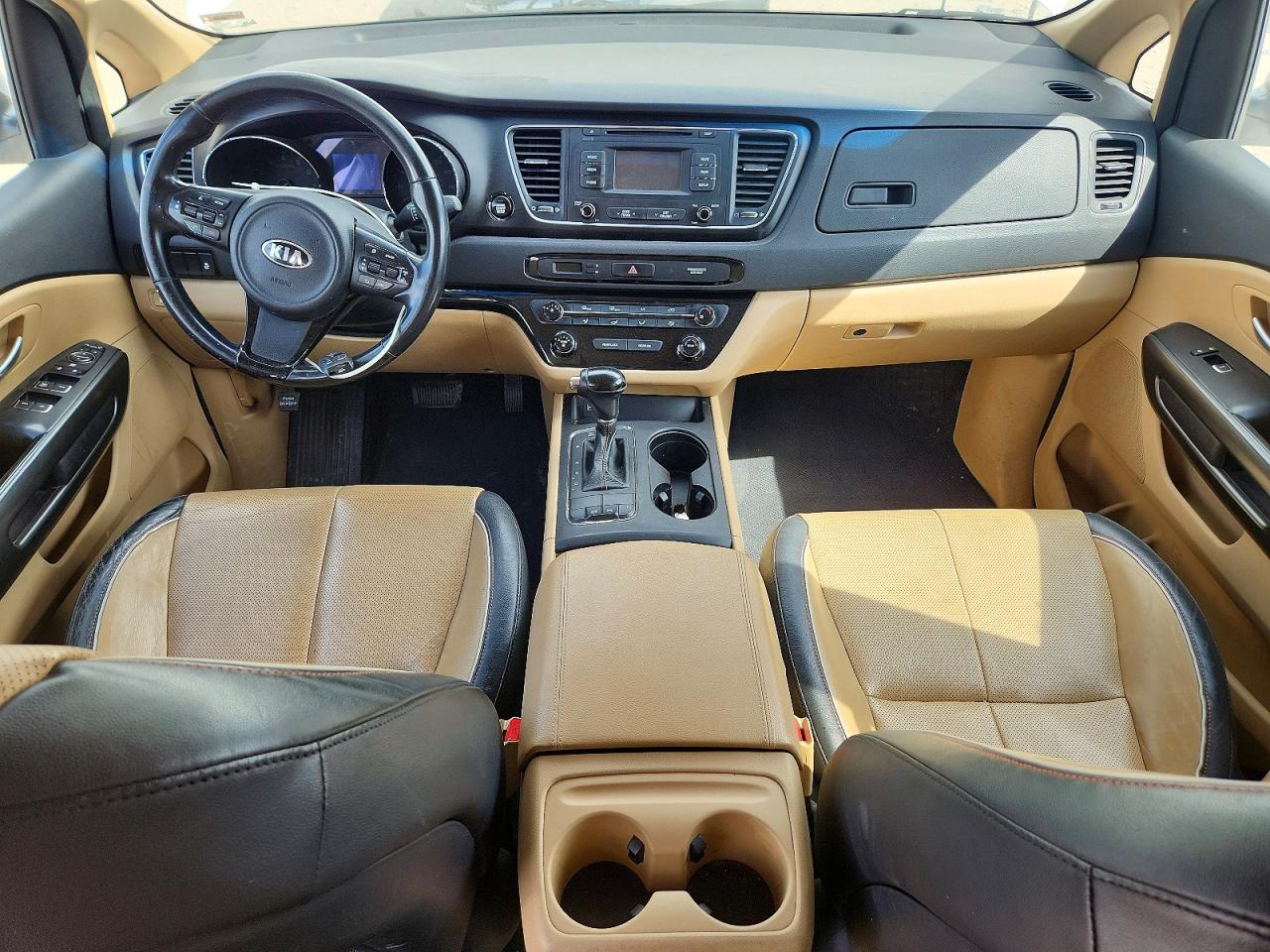 2016 KIA SEDONA LX photo 8