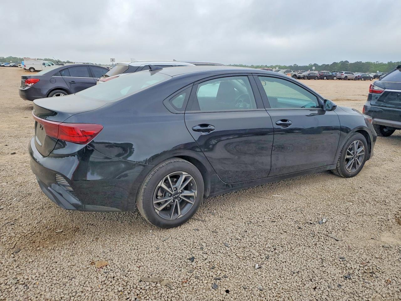 2024 KIA FORTE LXS photo 7