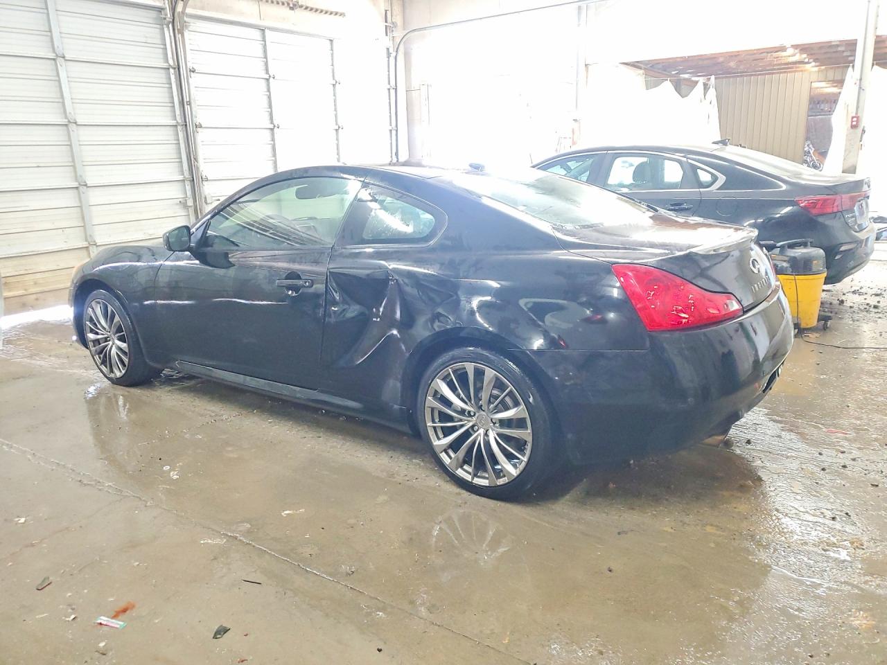 2011 INFINITI G37 COUPE BASE photo 2