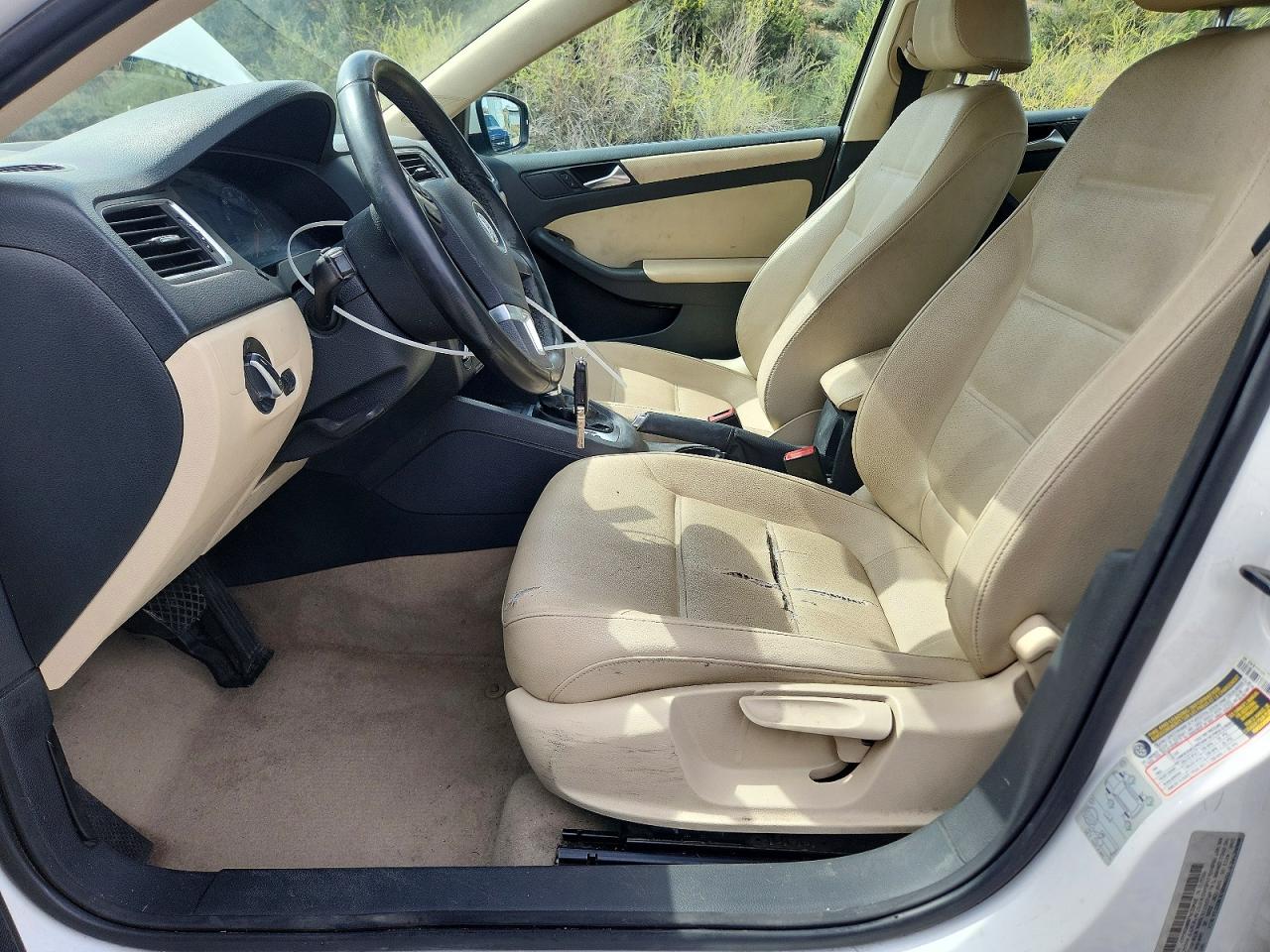 2011 VOLKSWAGEN JETTA SE photo 13
