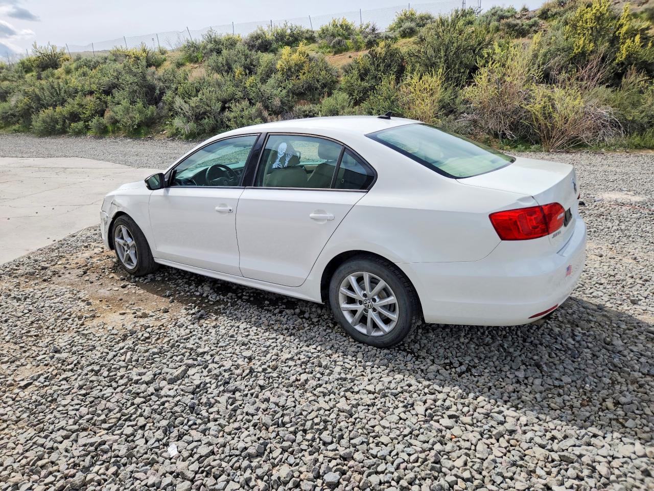 2011 VOLKSWAGEN JETTA SE photo 3