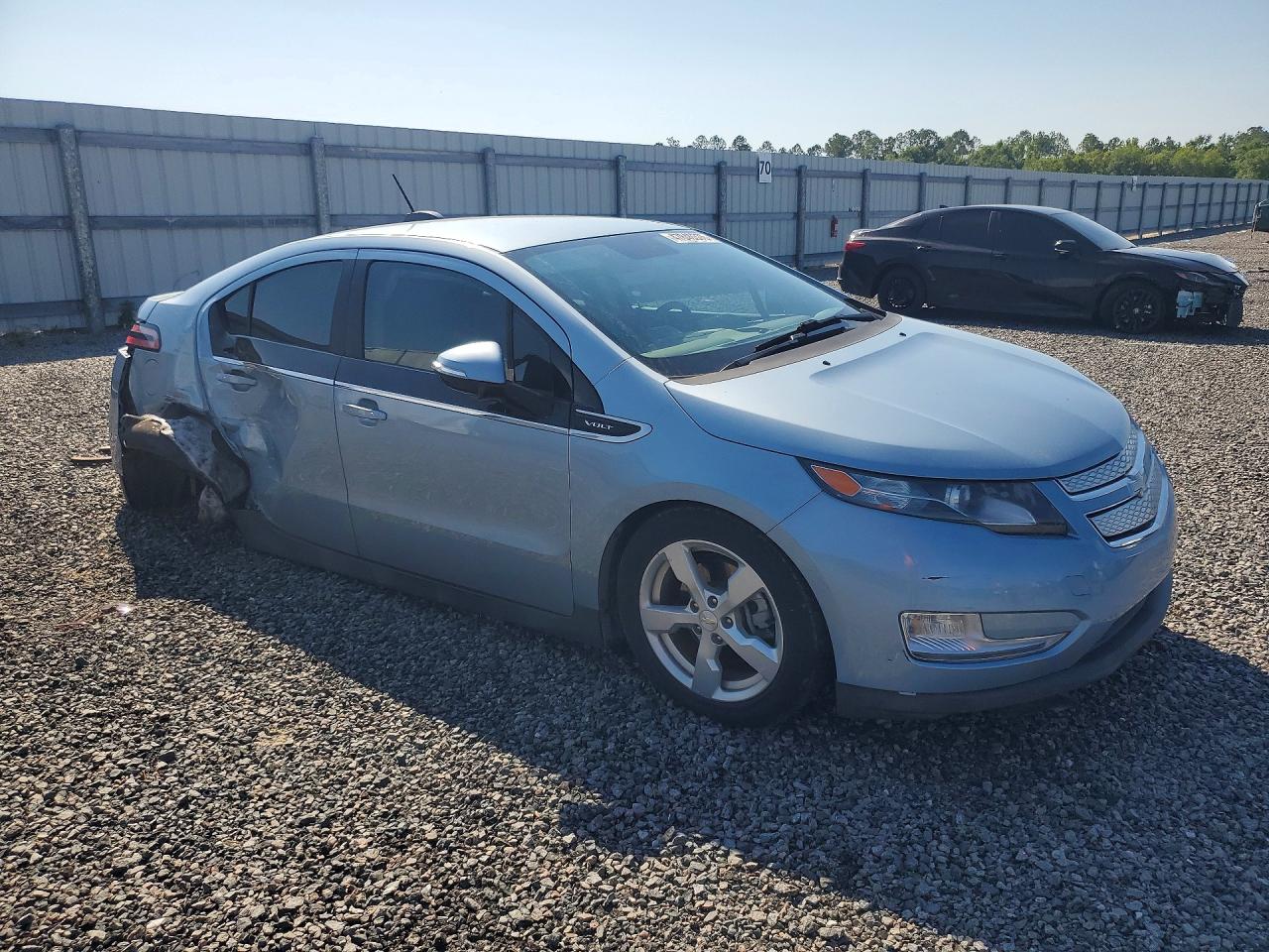 2015 CHEVROLET VOLT photo 4