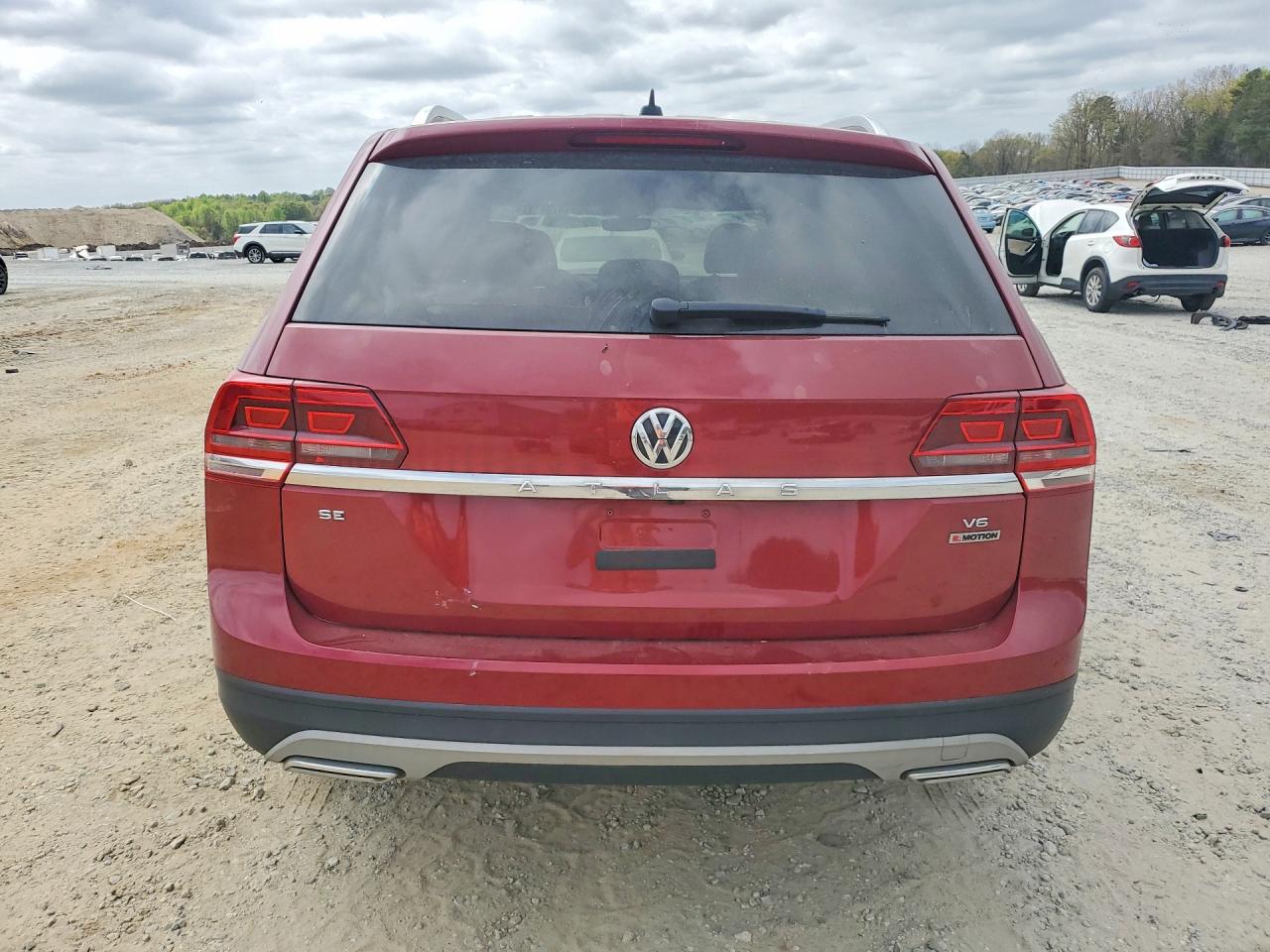 2018 VOLKSWAGEN ATLAS SE photo 11