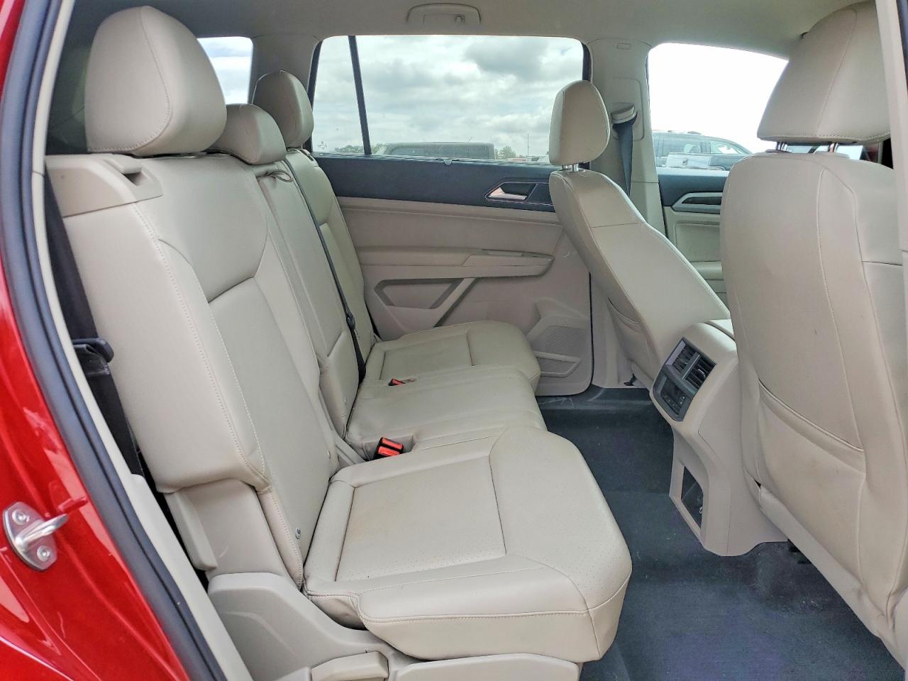 2018 VOLKSWAGEN ATLAS SE photo 21