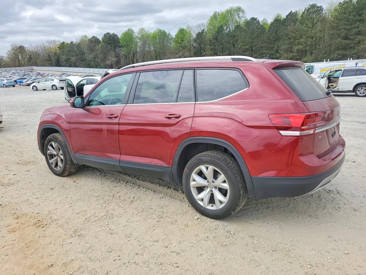 2018 VOLKSWAGEN ATLAS SE photo 3