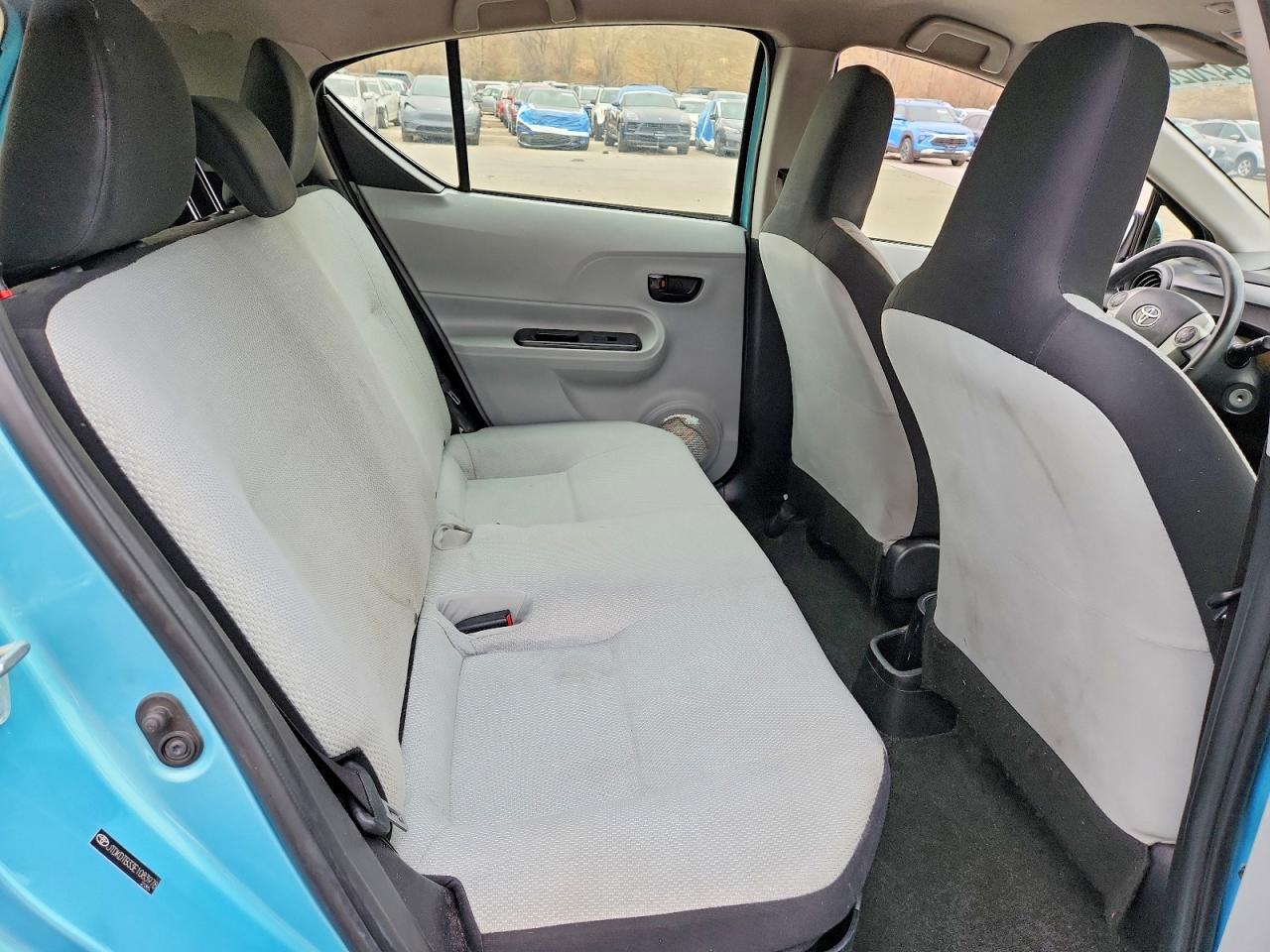 2014 TOYOTA PRIUS C ONE photo 19