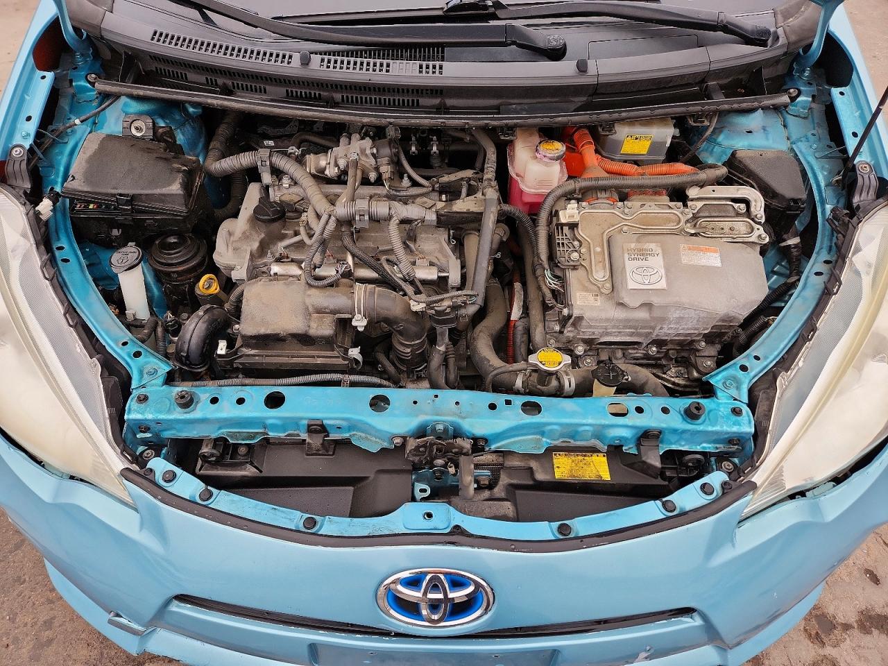 2014 TOYOTA PRIUS C ONE photo 21