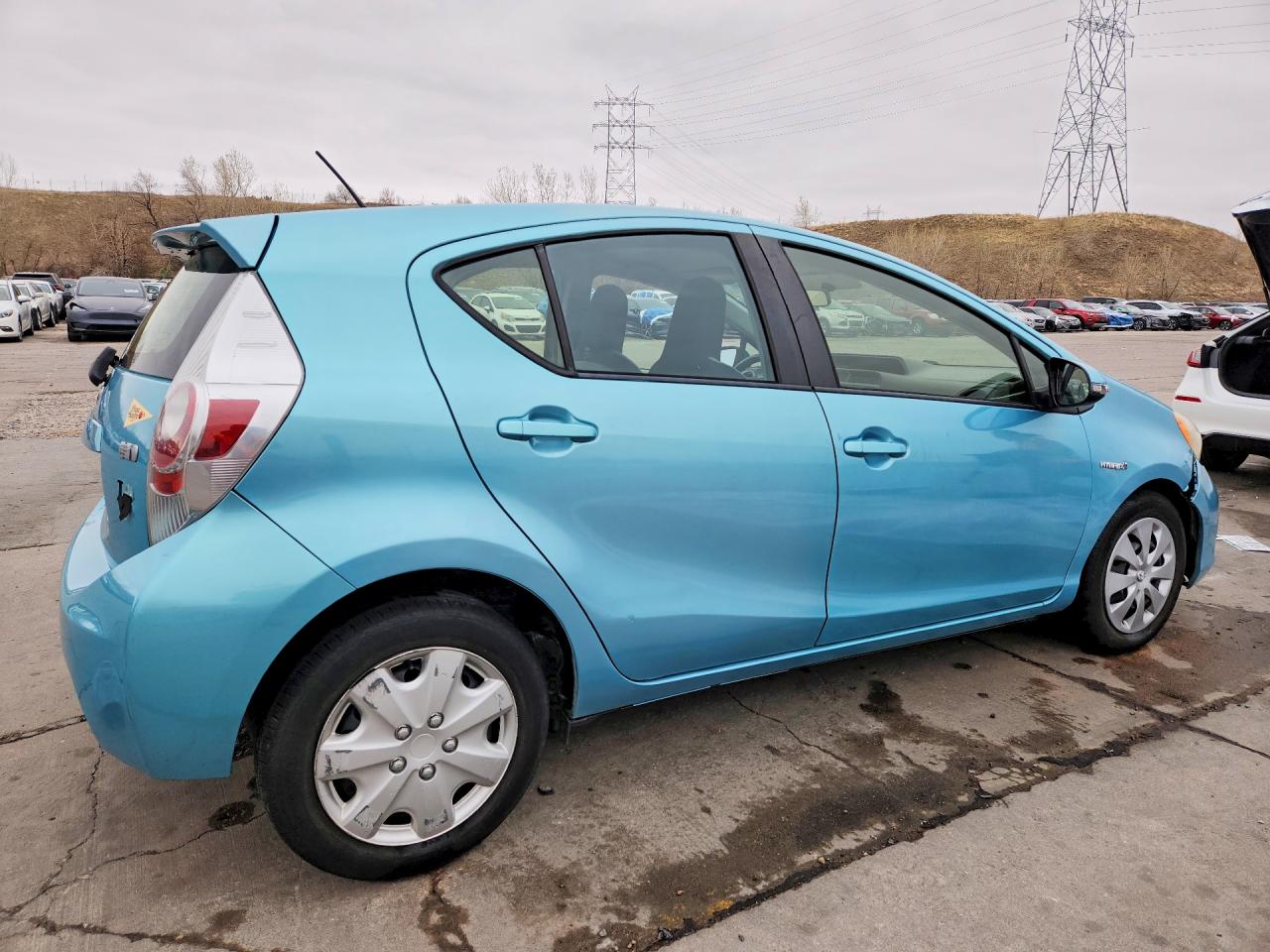 2014 TOYOTA PRIUS C ONE photo 5